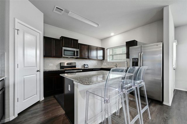 100 Comet DR 1I, Jarrell, TX 76537