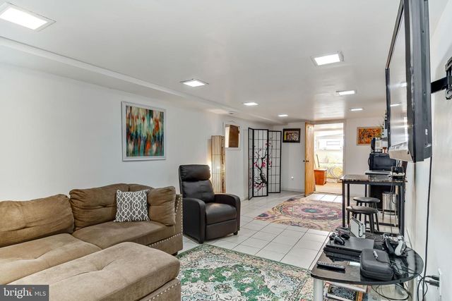 6132 CHRISTIAN ST, Philadelphia, PA 19143
