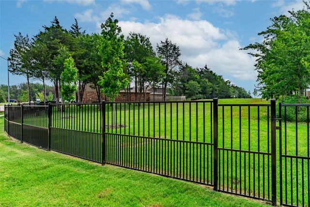 313 Woodlands Boulevard, Terrell, TX 75160