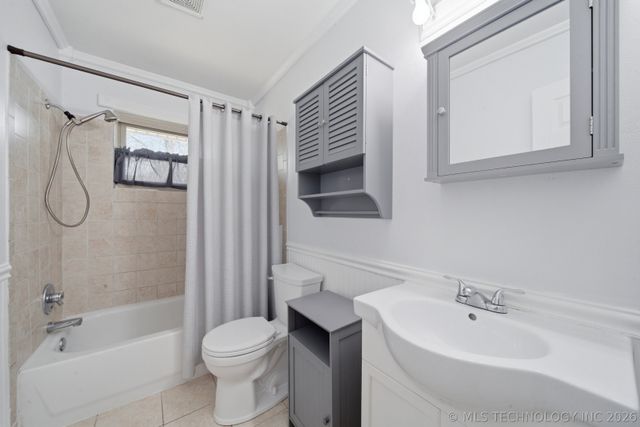 5132 Harvard Drive, Bartlesville, OK 74006