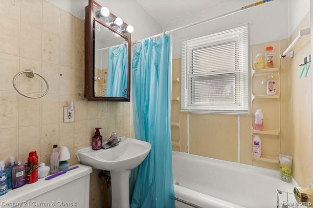 24035 Currier Street, Dearborn Heights, MI 48125