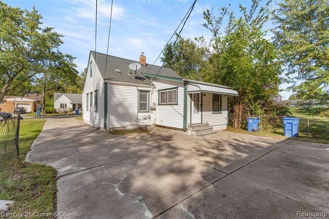 24035 Currier Street, Dearborn Heights, MI 48125