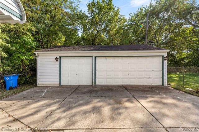 24035 Currier Street, Dearborn Heights, MI 48125