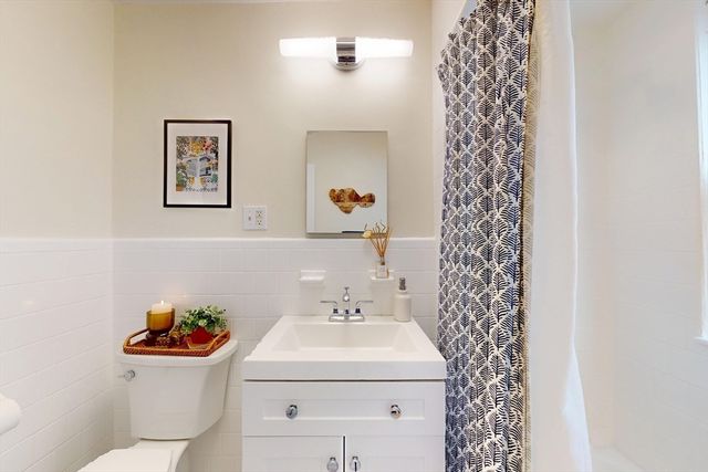 85 Bradford Rd 85, Watertown, MA 02472