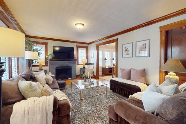 85 Bradford Rd 85, Watertown, MA 02472