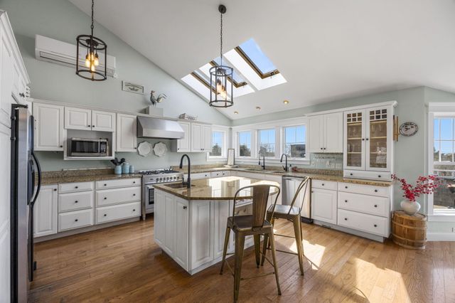 22 Bay View Road, Truro, MA 02666