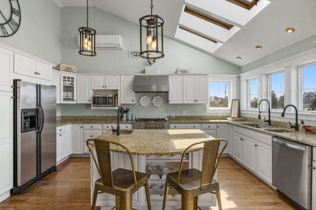 22 Bay View Road, Truro, MA 02666