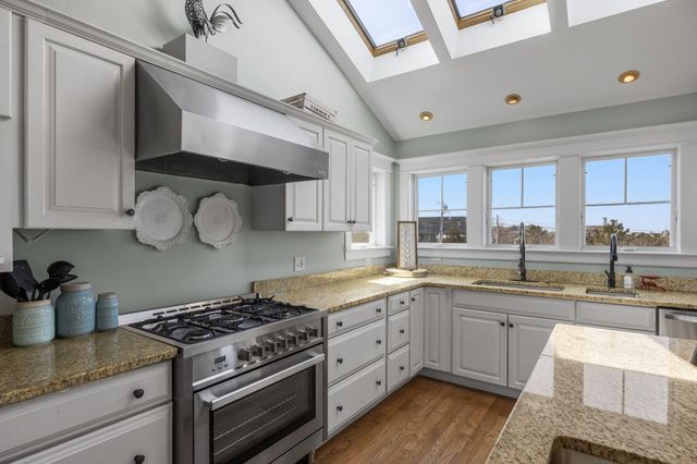 22 Bay View Road, Truro, MA 02666