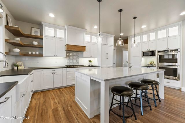 12378 N Meadow Wood LN, Hayden, ID 83835