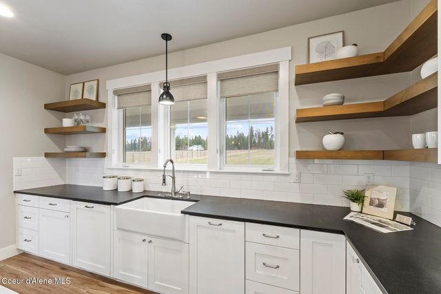 12378 N Meadow Wood LN, Hayden, ID 83835