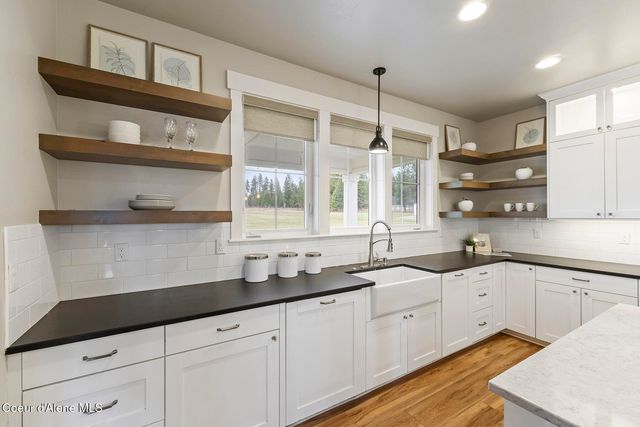 12378 N Meadow Wood LN, Hayden, ID 83835