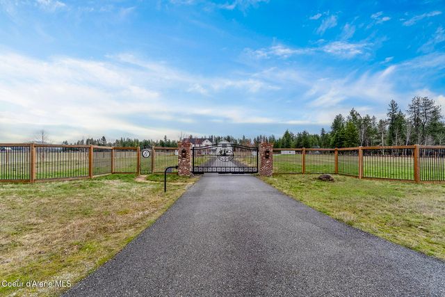 12378 N Meadow Wood LN, Hayden, ID 83835