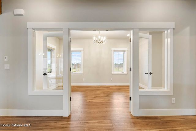 12378 N Meadow Wood LN, Hayden, ID 83835