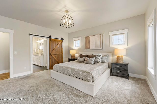 12378 N Meadow Wood LN, Hayden, ID 83835