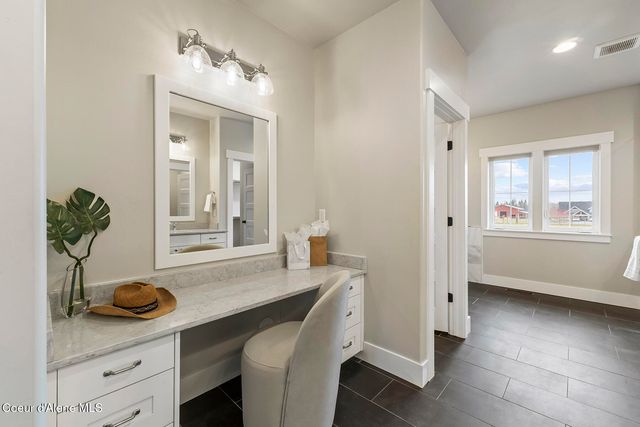 12378 N Meadow Wood LN, Hayden, ID 83835