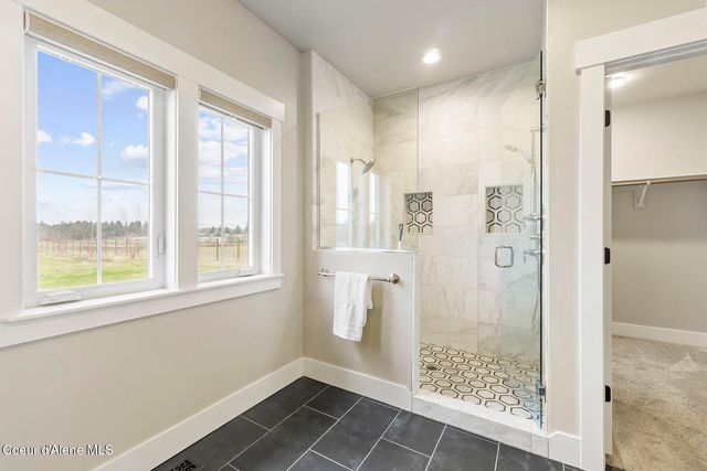 12378 N Meadow Wood LN, Hayden, ID 83835