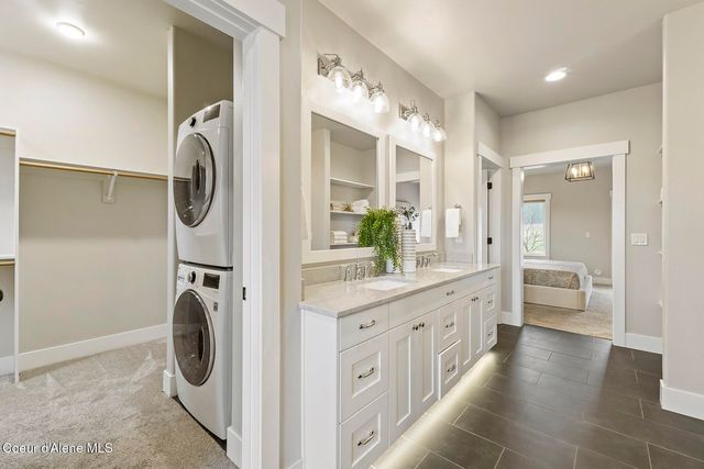 12378 N Meadow Wood LN, Hayden, ID 83835