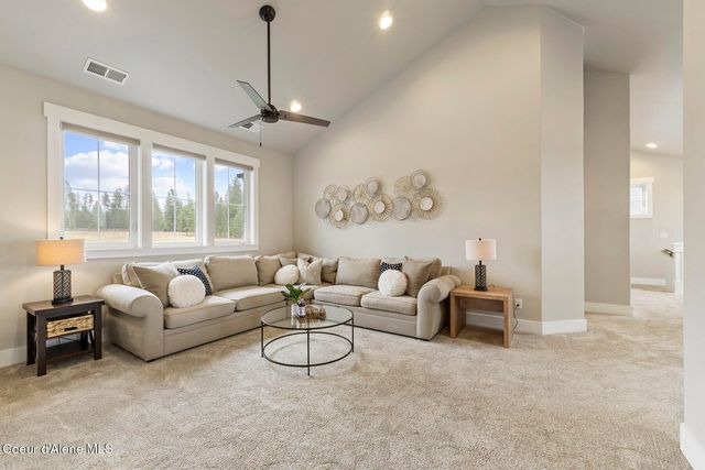 12378 N Meadow Wood LN, Hayden, ID 83835