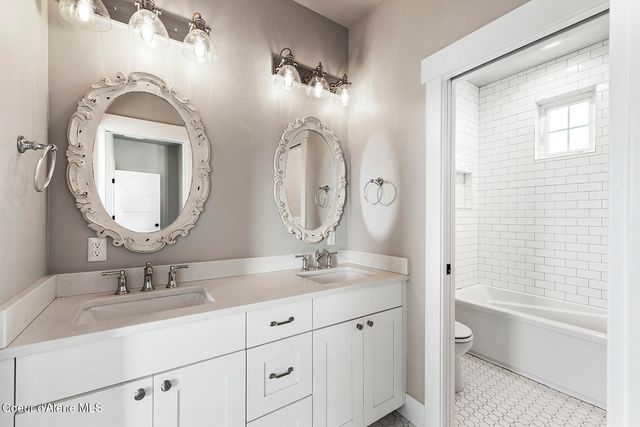 12378 N Meadow Wood LN, Hayden, ID 83835