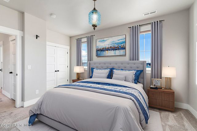 12378 N Meadow Wood LN, Hayden, ID 83835