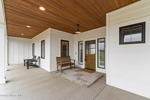 12378 N Meadow Wood LN, Hayden, ID 83835