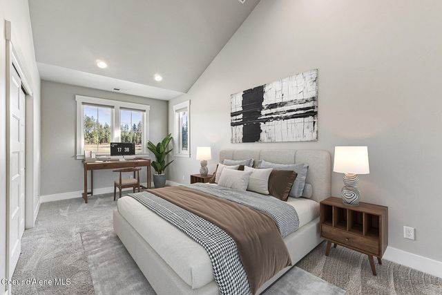 12378 N Meadow Wood LN, Hayden, ID 83835