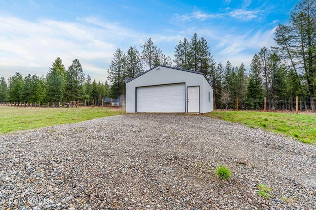 12378 N Meadow Wood LN, Hayden, ID 83835