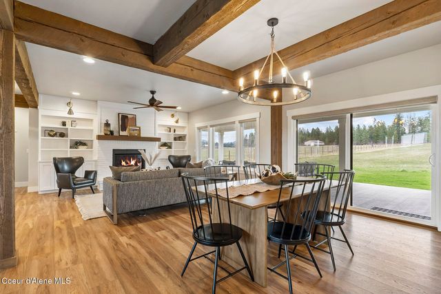 12378 N Meadow Wood LN, Hayden, ID 83835