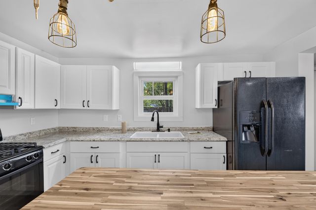 1452 Kenneth Street, Burton, MI 48529