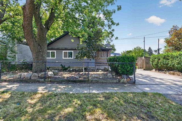 1452 Kenneth Street, Burton, MI 48529