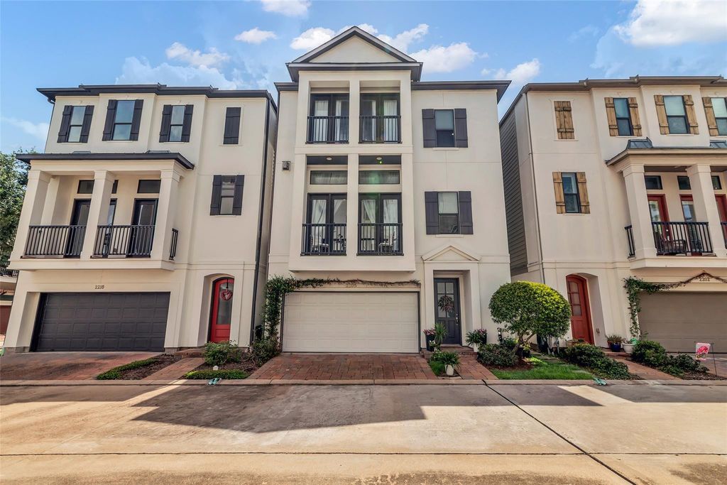 2206 Hilshire Glen Court, Houston, TX 77080