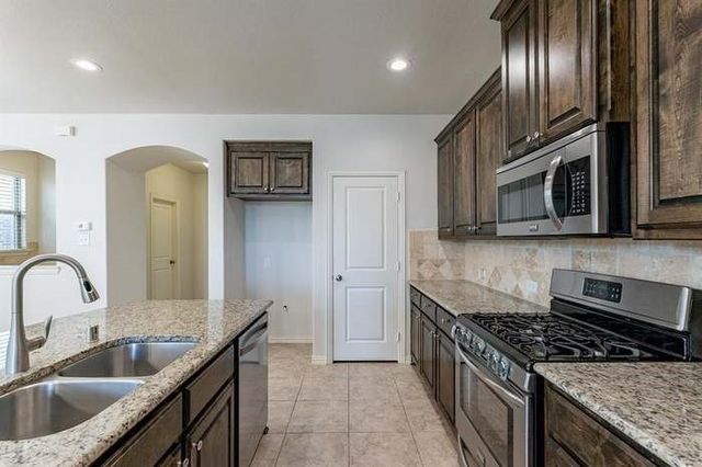 3927 Cascade Sky Drive, Arlington, TX 76005