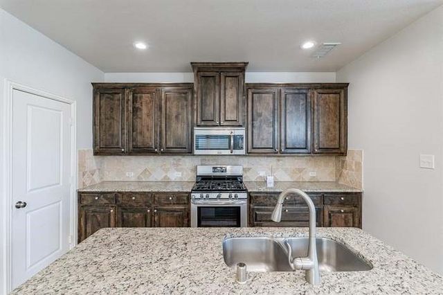 3927 Cascade Sky Drive, Arlington, TX 76005