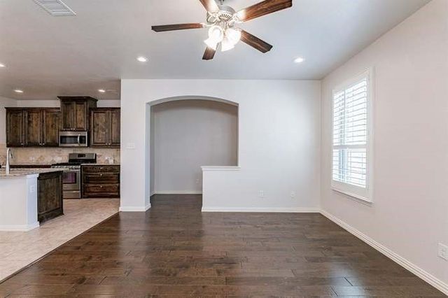 3927 Cascade Sky Drive, Arlington, TX 76005