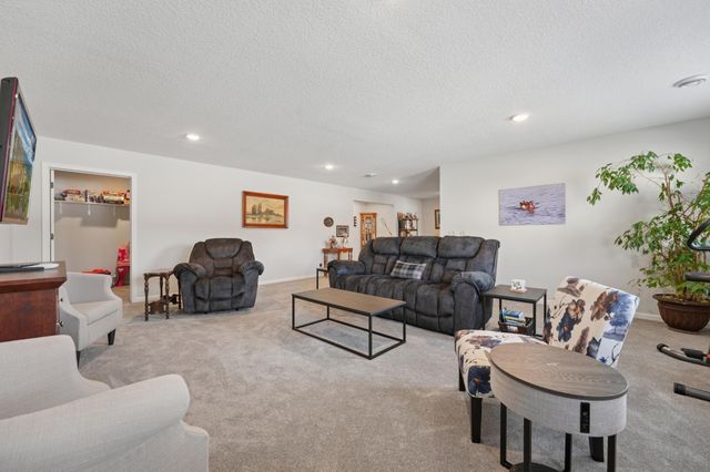 941 Whiskey Road NW, Isanti, MN 55040