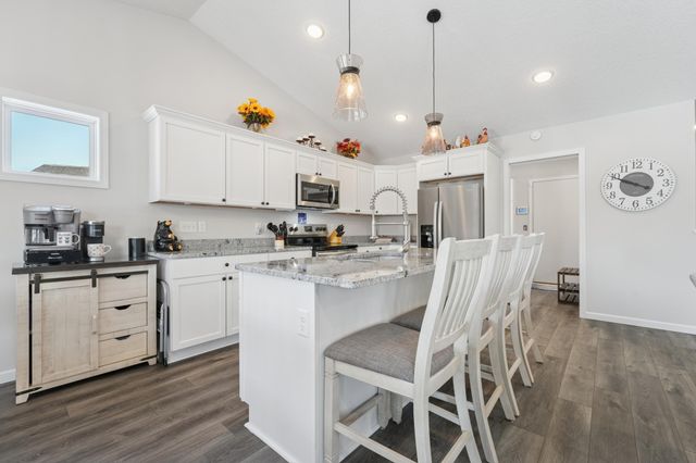 941 Whiskey Road NW, Isanti, MN 55040