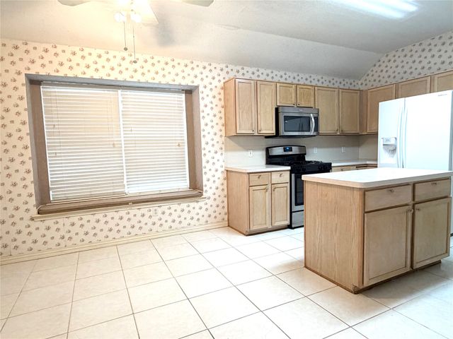 1618 Arbor Creek Drive, Garland, TX 75040