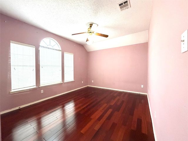 1618 Arbor Creek Drive, Garland, TX 75040