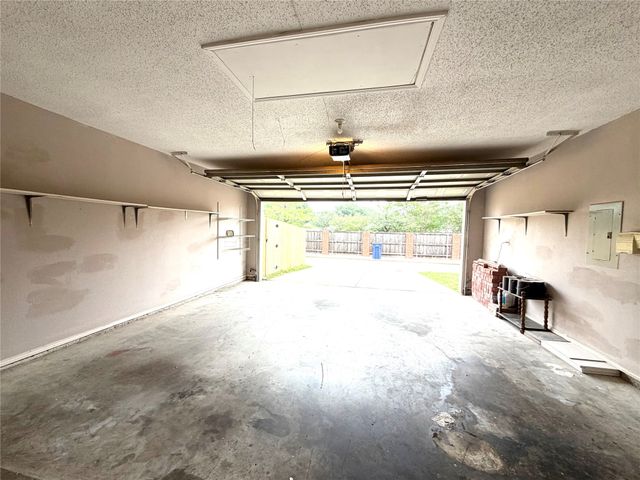 1618 Arbor Creek Drive, Garland, TX 75040