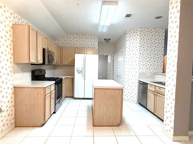 1618 Arbor Creek Drive, Garland, TX 75040