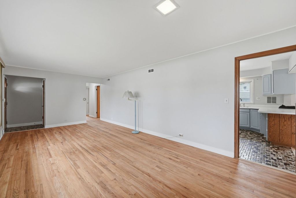 834 S Wolf Road, Des Plaines, IL 60016 — photo 5
