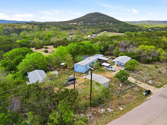 313 Elm Pass 2 Rd, Center Point, TX 78010