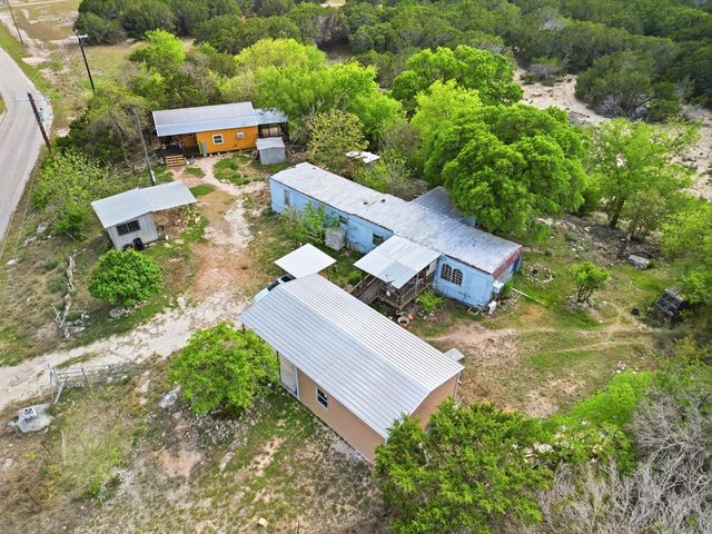 313 Elm Pass 2 Rd, Center Point, TX 78010