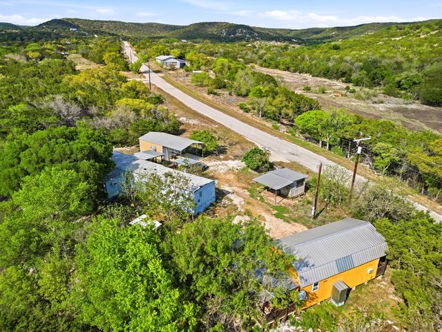 313 Elm Pass 2 Rd, Center Point, TX 78010