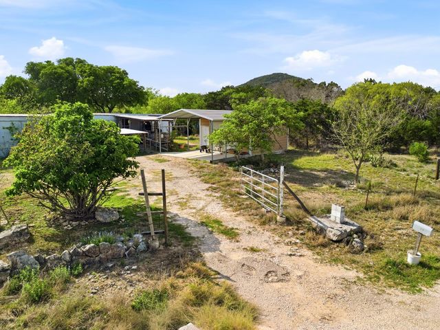 313 Elm Pass 2 Rd, Center Point, TX 78010