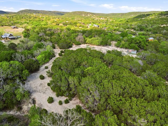 313 Elm Pass 2 Rd, Center Point, TX 78010