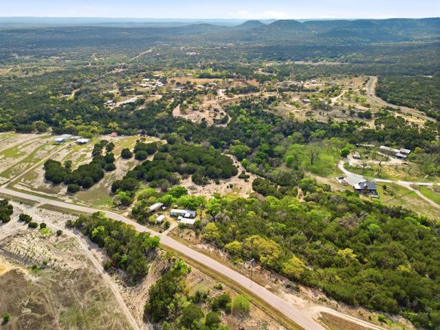 313 Elm Pass 2 Rd, Center Point, TX 78010