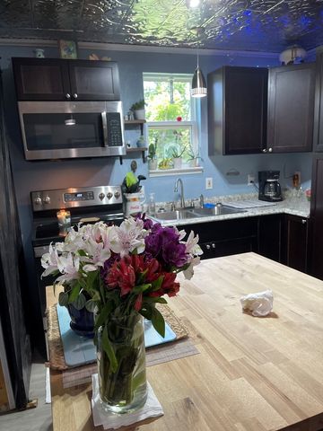 313 Elm Pass 2 Rd, Center Point, TX 78010