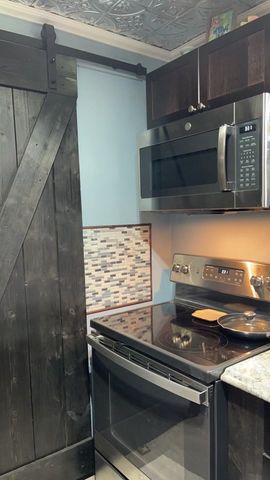 313 Elm Pass 2 Rd, Center Point, TX 78010