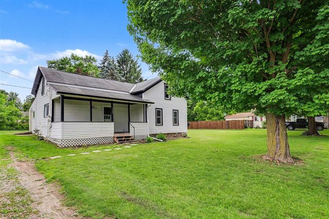 190 E Cross Street, Clarksville, MI 48815